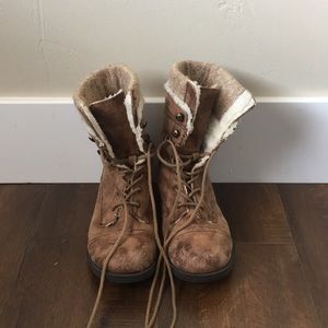 Roxy brown lace up boots